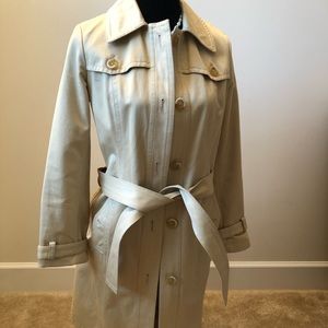 Banana Republic trench coat. Excellent condition.